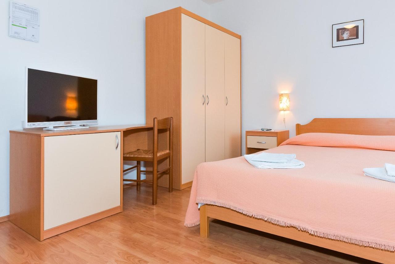 Apartments Adria Biograd Na Moru Værelse billede